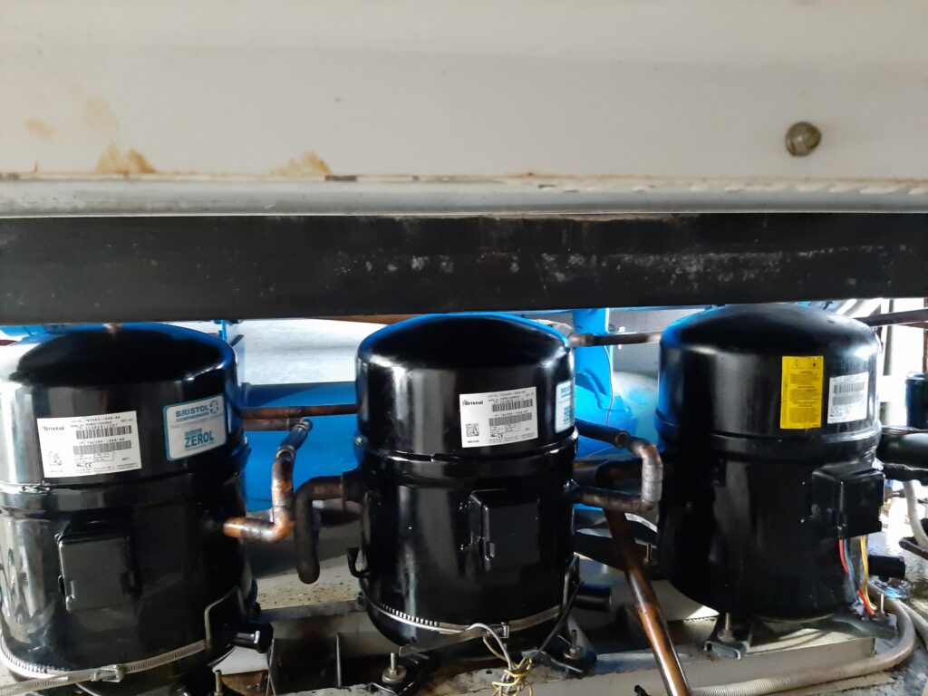ganti kompressor chiller