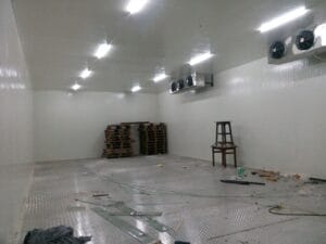 mengelola cold storage