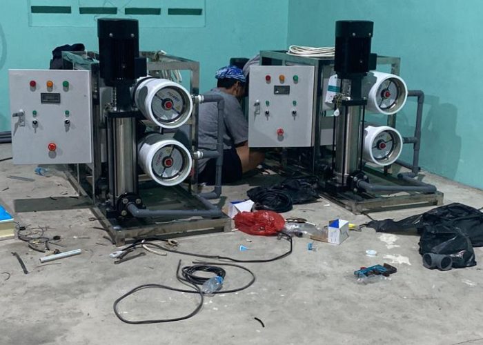Pemasangan mesin RO untuk produksi mesin ice tube mesin ro services